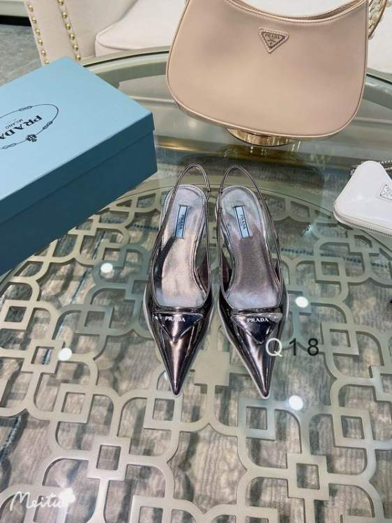 Picture of Prada Shoes _SKUPradasz34-40X012019049